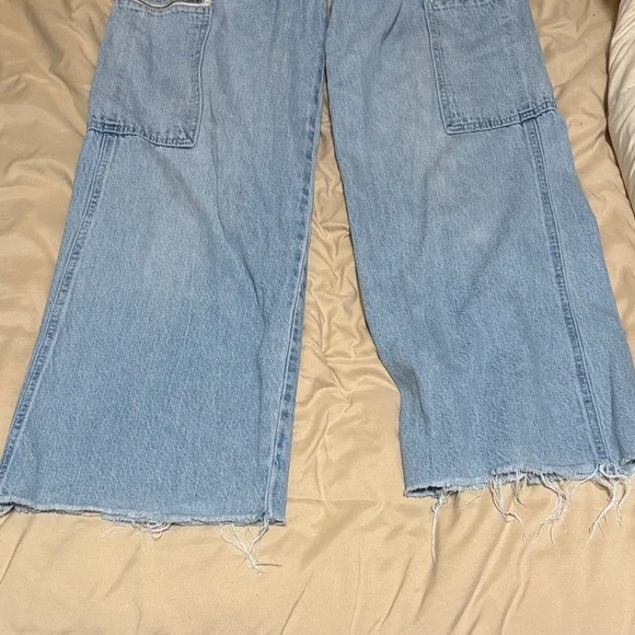 Levi’s Light Blue Wide-Leg Cargo Jeans - Women - Picture 4 of 5
